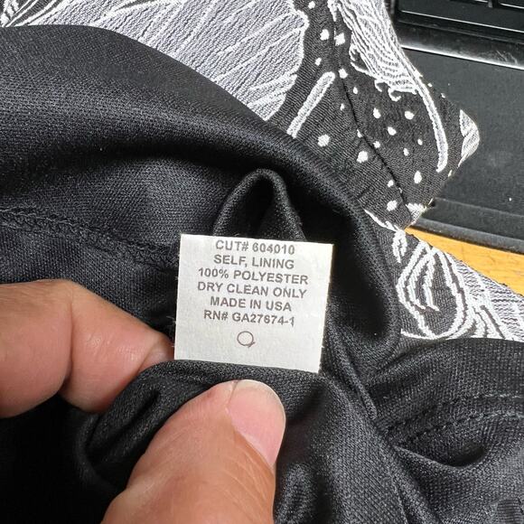 Eva Franco Fit & Flare Feather Print Dress Sz 10 Black White Jacquard Sleeveless - Picture 6 of 7